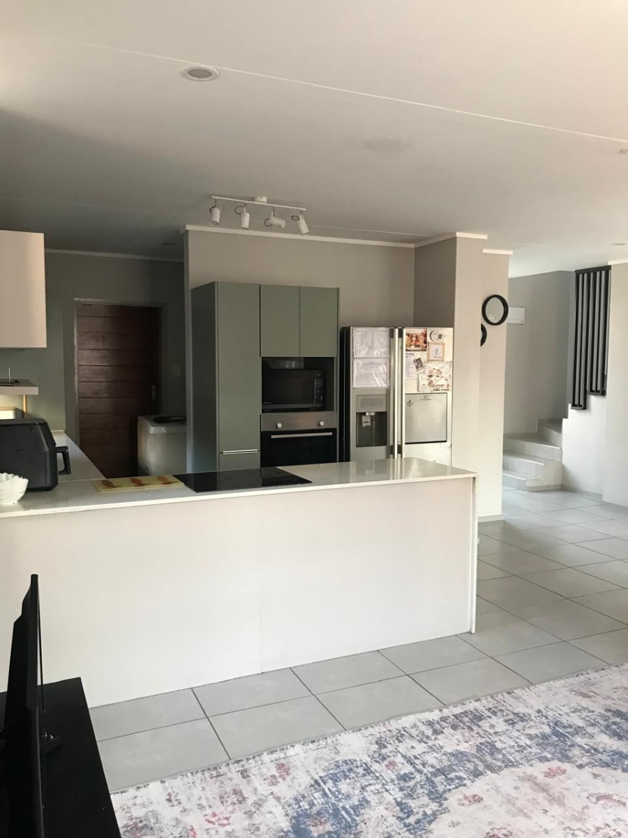 3 Bedroom Property for Sale in Rooihuiskraal North Gauteng