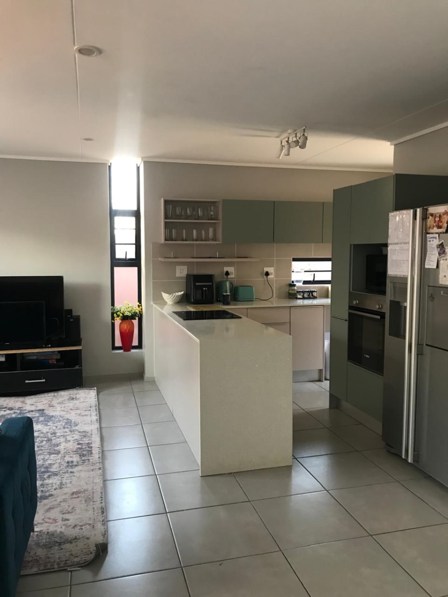 3 Bedroom Property for Sale in Rooihuiskraal North Gauteng