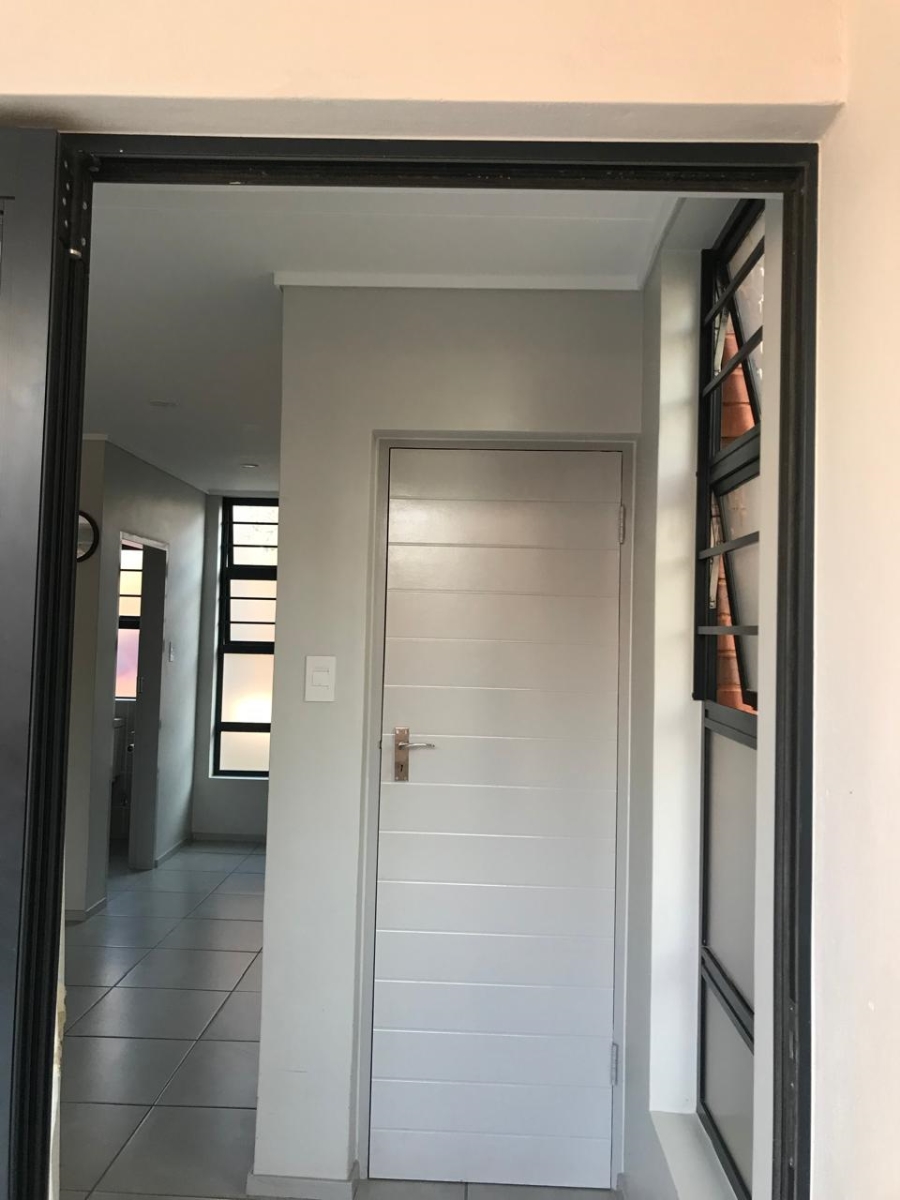 3 Bedroom Property for Sale in Rooihuiskraal North Gauteng