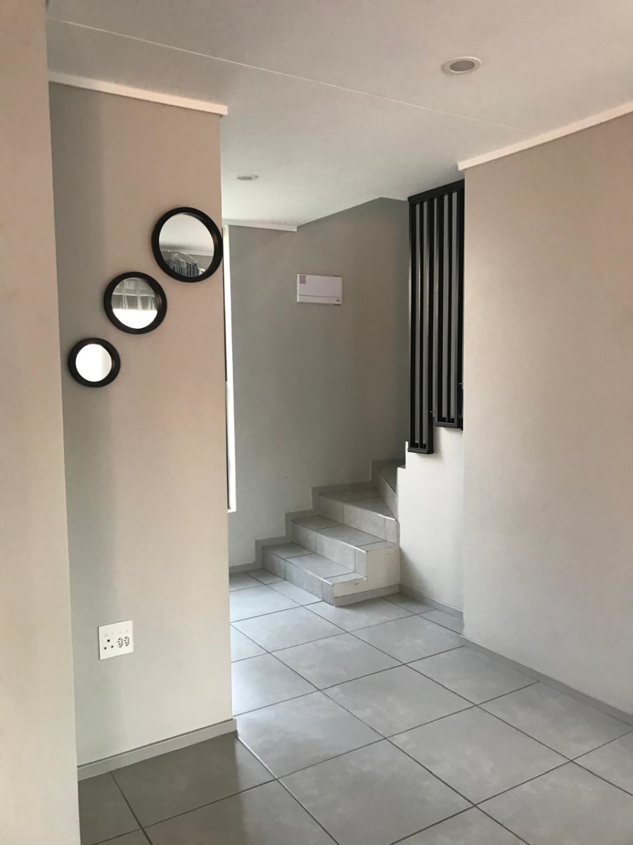 3 Bedroom Property for Sale in Rooihuiskraal North Gauteng
