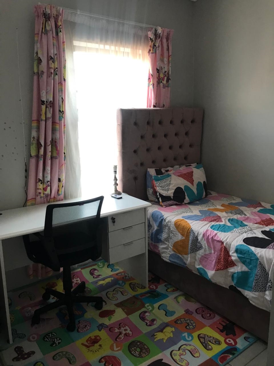 3 Bedroom Property for Sale in Rooihuiskraal North Gauteng