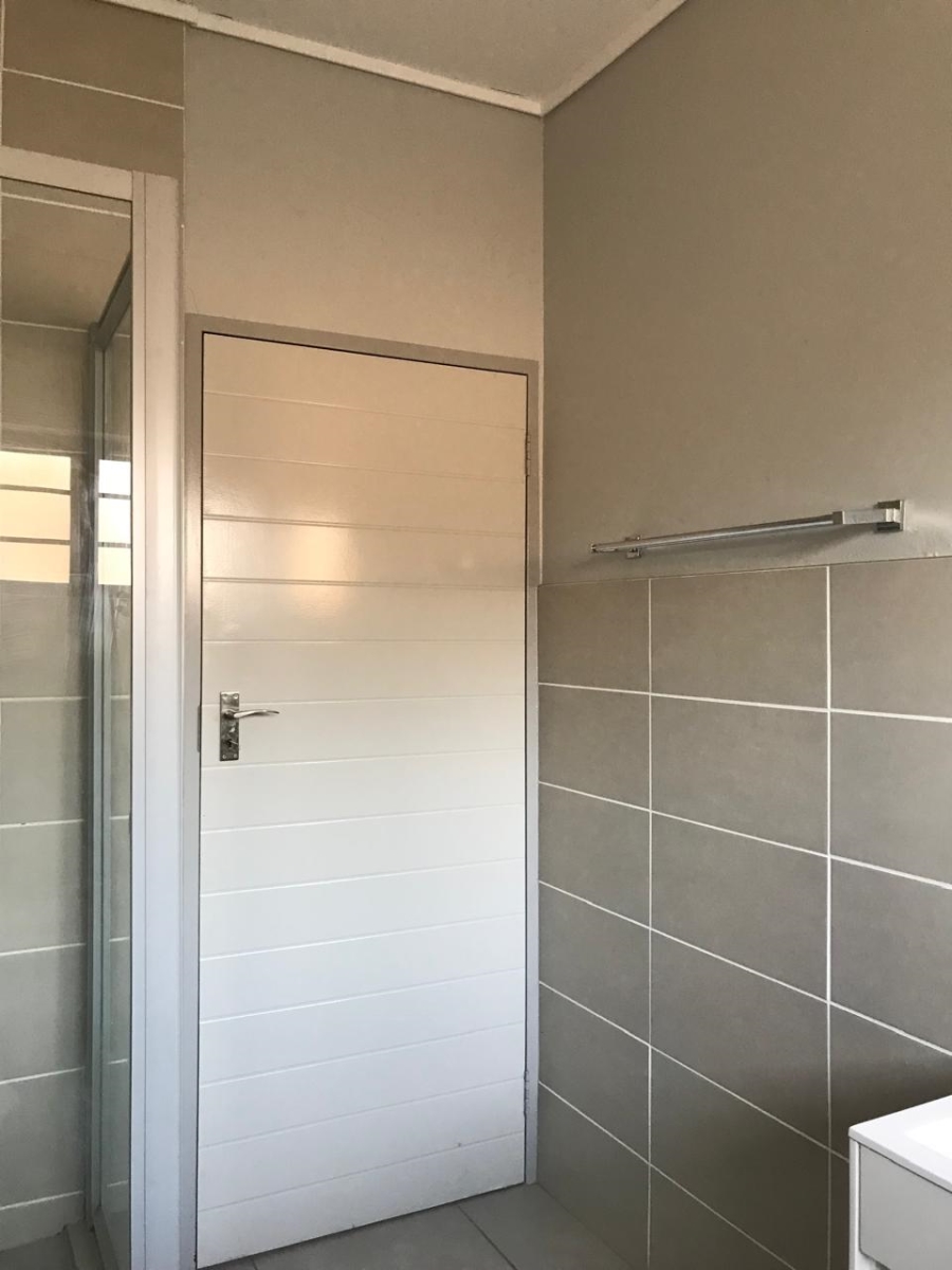 3 Bedroom Property for Sale in Rooihuiskraal North Gauteng