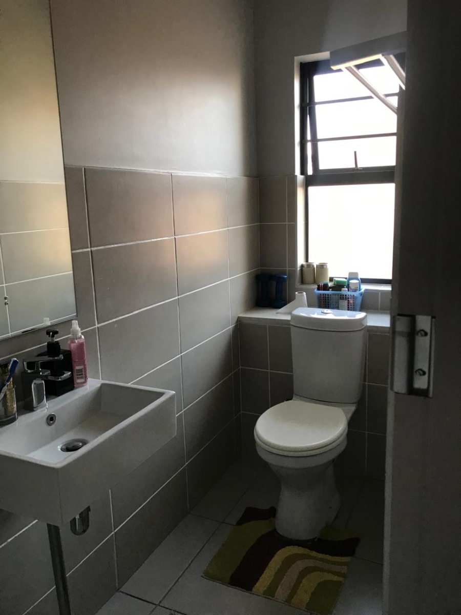 3 Bedroom Property for Sale in Rooihuiskraal North Gauteng