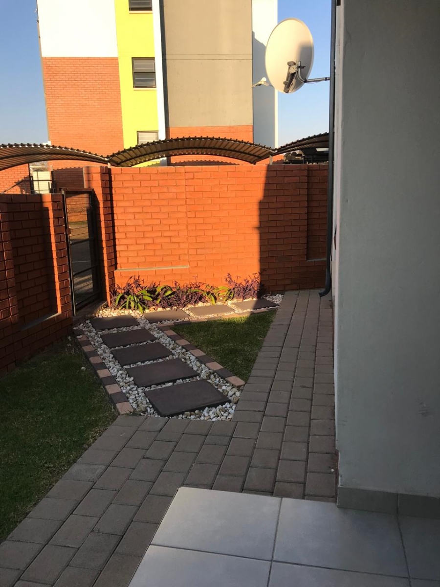 3 Bedroom Property for Sale in Rooihuiskraal North Gauteng