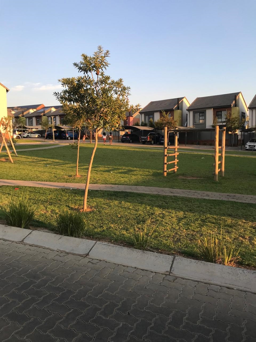 3 Bedroom Property for Sale in Rooihuiskraal North Gauteng