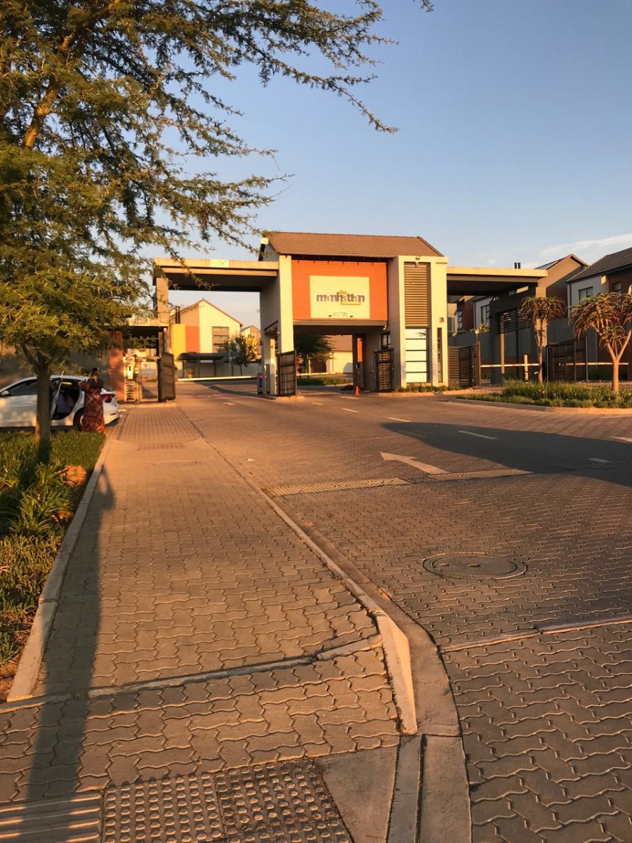 3 Bedroom Property for Sale in Rooihuiskraal North Gauteng