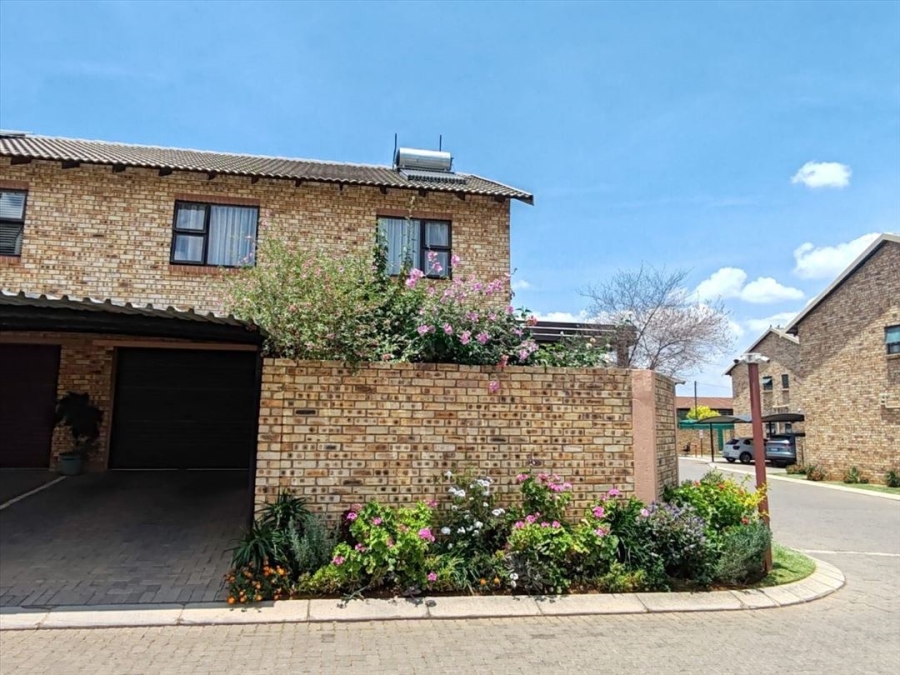 3 Bedroom Property for Sale in Brentwood Park AH Gauteng