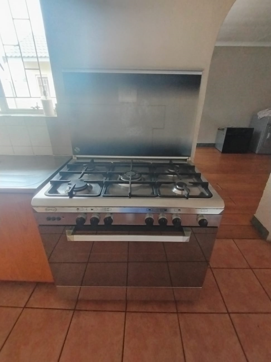 6 Bedroom Property for Sale in Meyerton Central Gauteng