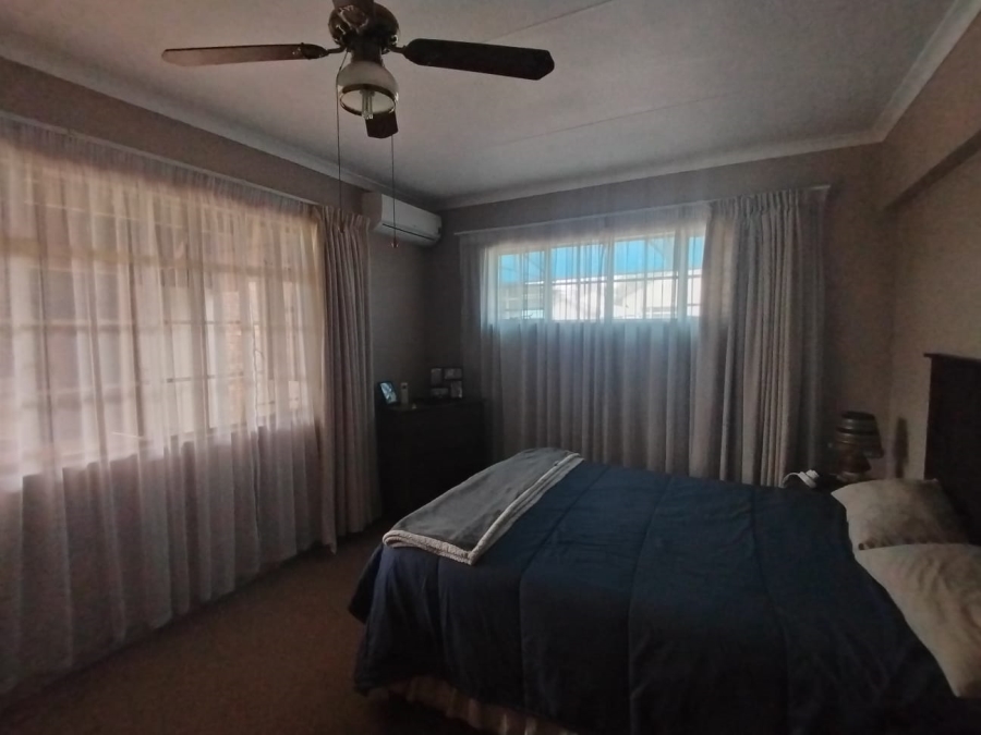 6 Bedroom Property for Sale in Meyerton Central Gauteng