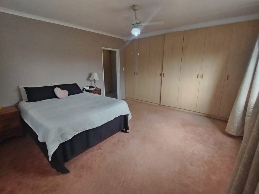 6 Bedroom Property for Sale in Meyerton Central Gauteng