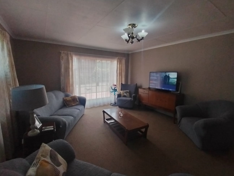 6 Bedroom Property for Sale in Meyerton Central Gauteng