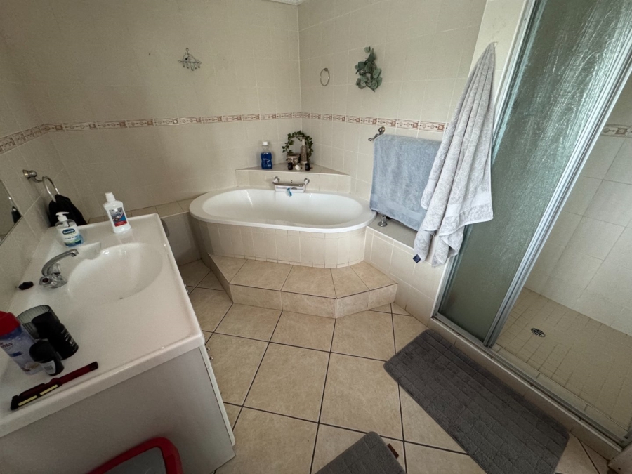 5 Bedroom Property for Sale in Kempton Park Ext 4 Gauteng