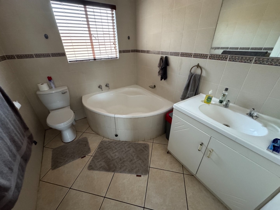 5 Bedroom Property for Sale in Kempton Park Ext 4 Gauteng