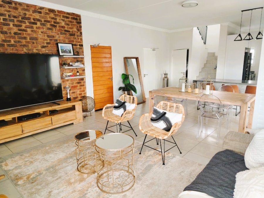 4 Bedroom Property for Sale in Diswilmar A H Gauteng