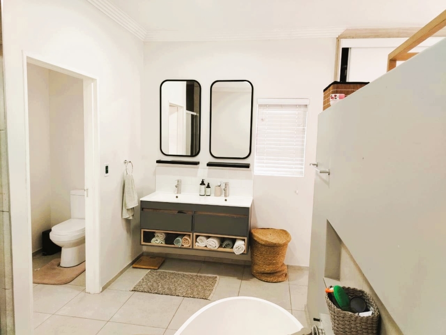 4 Bedroom Property for Sale in Diswilmar A H Gauteng