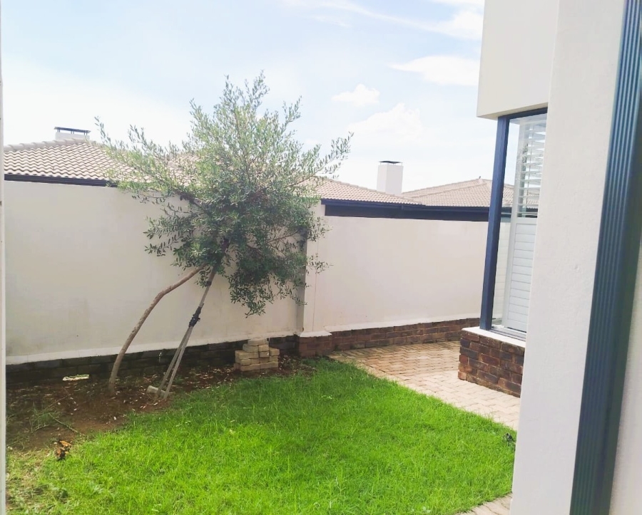 4 Bedroom Property for Sale in Diswilmar A H Gauteng