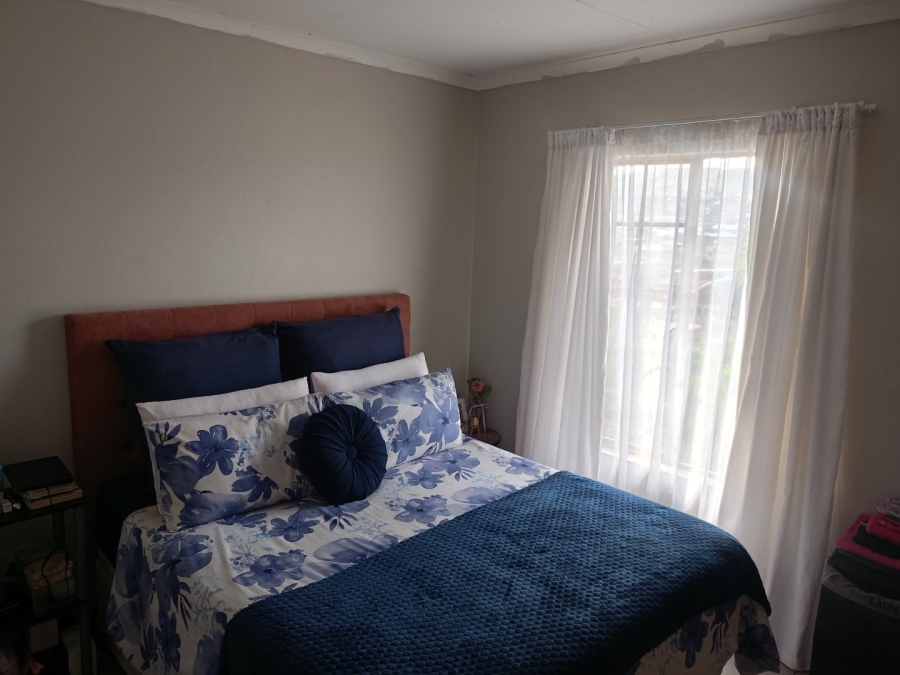 2 Bedroom Property for Sale in Lotus Gardens Gauteng