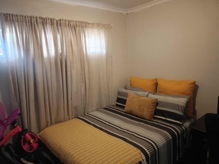 2 Bedroom Property for Sale in Lotus Gardens Gauteng