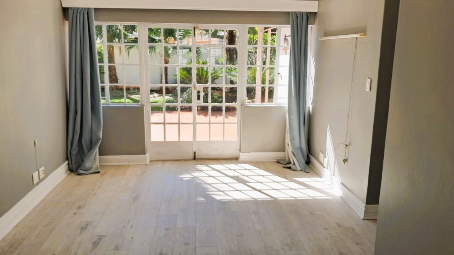 2 Bedroom Property for Sale in Die Hoewes Gauteng