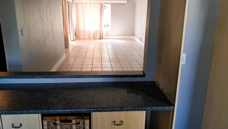 2 Bedroom Property for Sale in Die Hoewes Gauteng