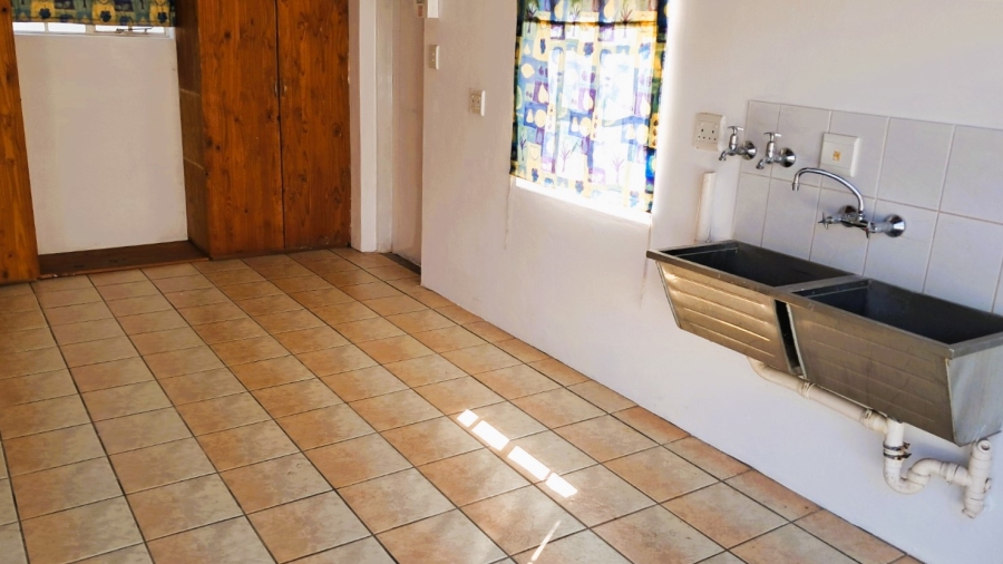 2 Bedroom Property for Sale in Die Hoewes Gauteng