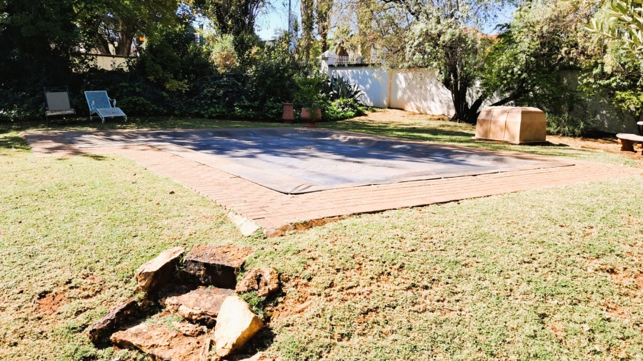 2 Bedroom Property for Sale in Die Hoewes Gauteng