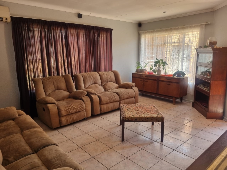 3 Bedroom Property for Sale in Crystal Park Gauteng