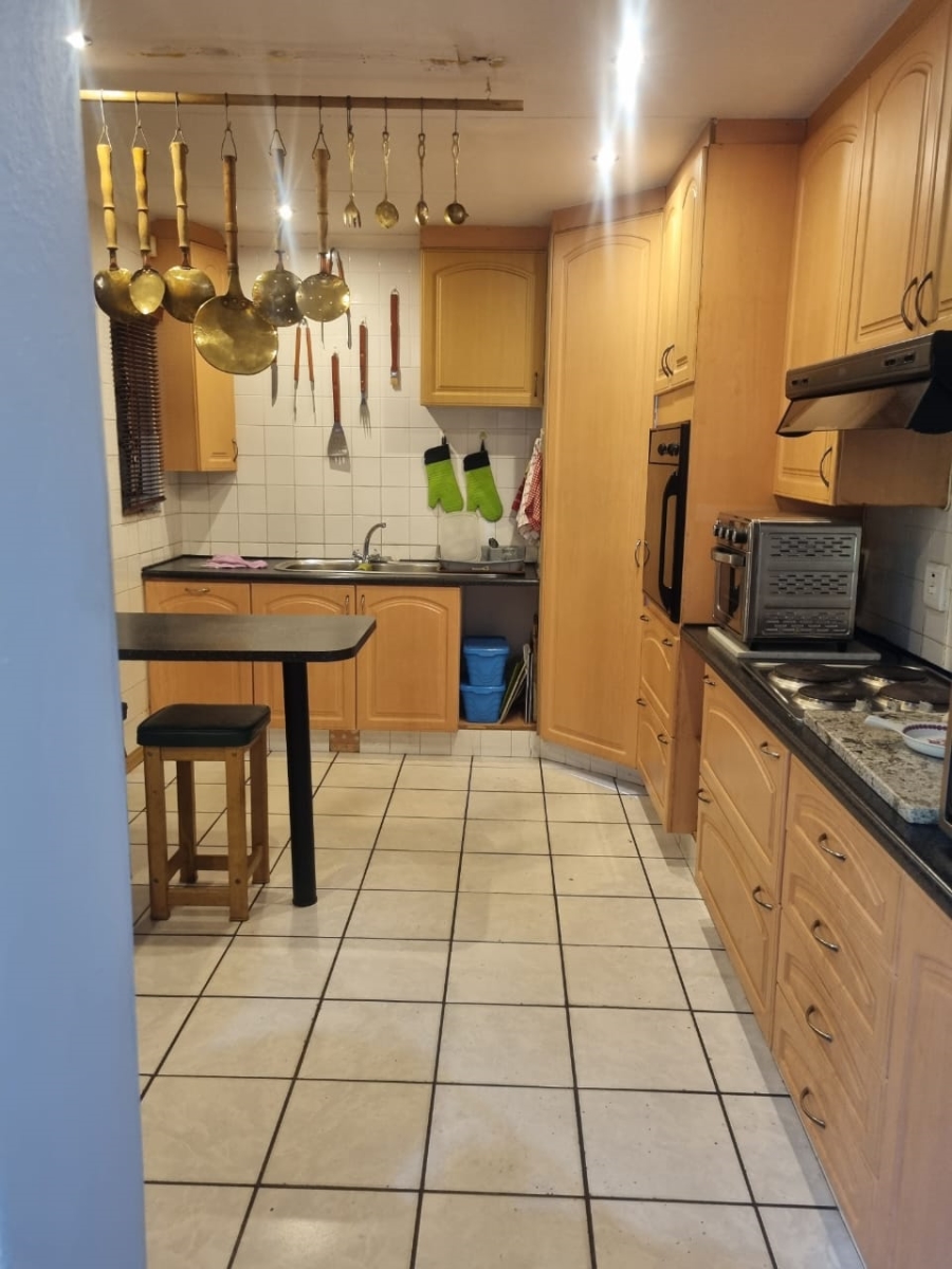 3 Bedroom Property for Sale in Crystal Park Gauteng