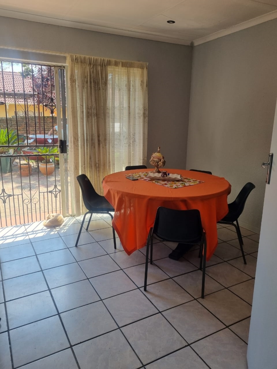 3 Bedroom Property for Sale in Crystal Park Gauteng