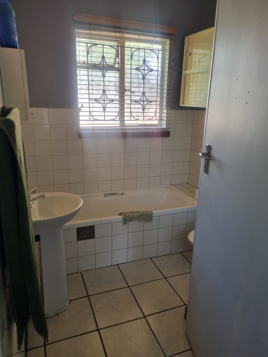 3 Bedroom Property for Sale in Crystal Park Gauteng