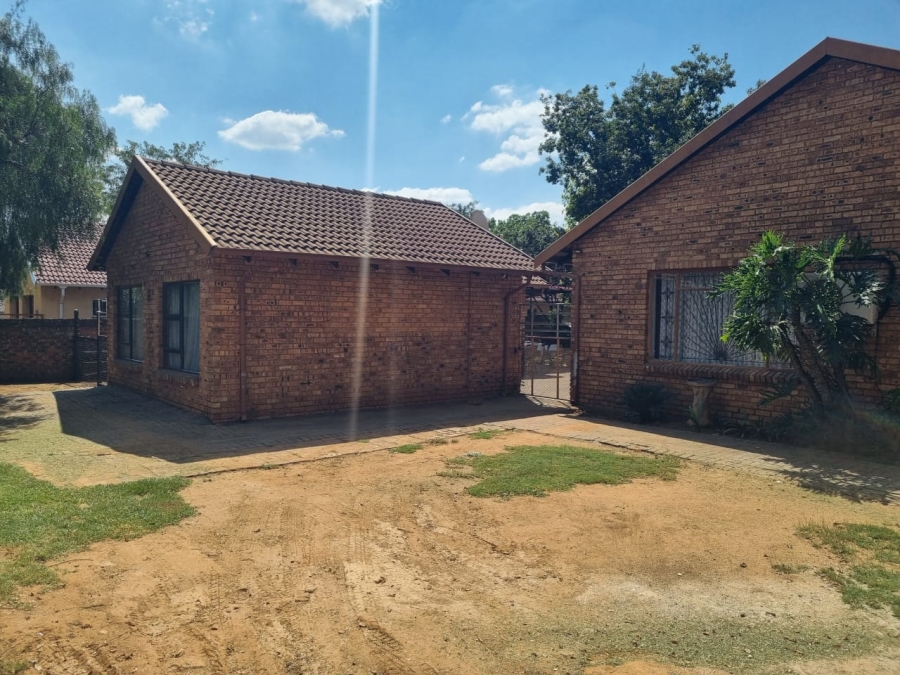 3 Bedroom Property for Sale in Crystal Park Gauteng