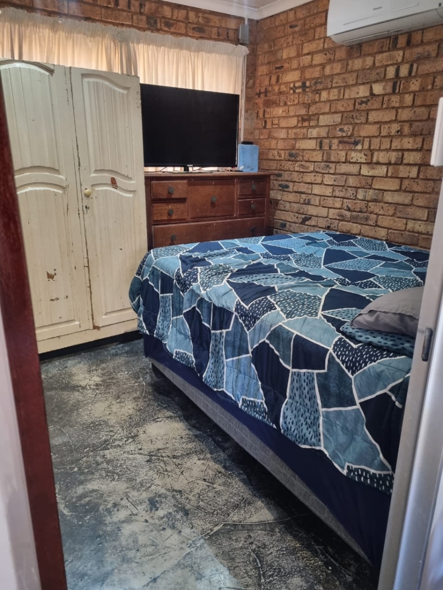 3 Bedroom Property for Sale in Crystal Park Gauteng