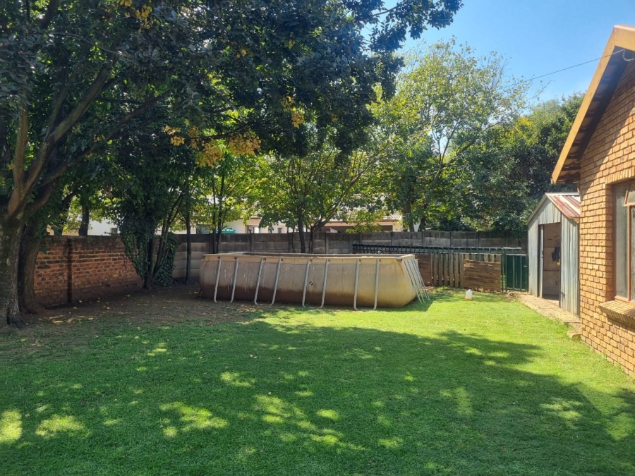 3 Bedroom Property for Sale in Crystal Park Gauteng