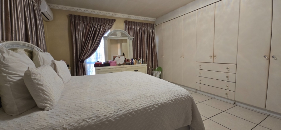 3 Bedroom Property for Sale in New Market Park Gauteng