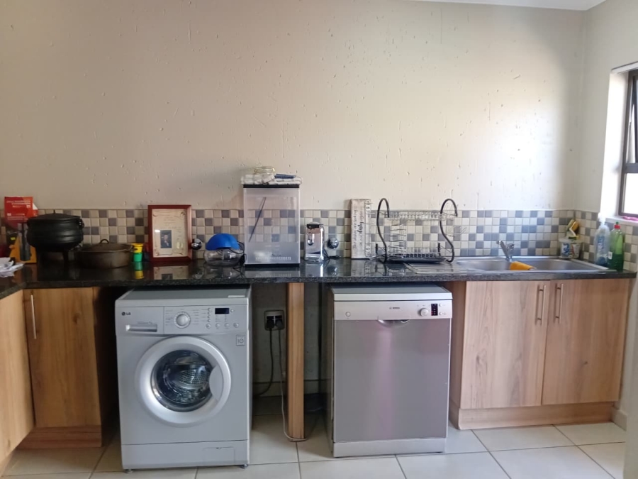 4 Bedroom Property for Sale in Comet Gauteng