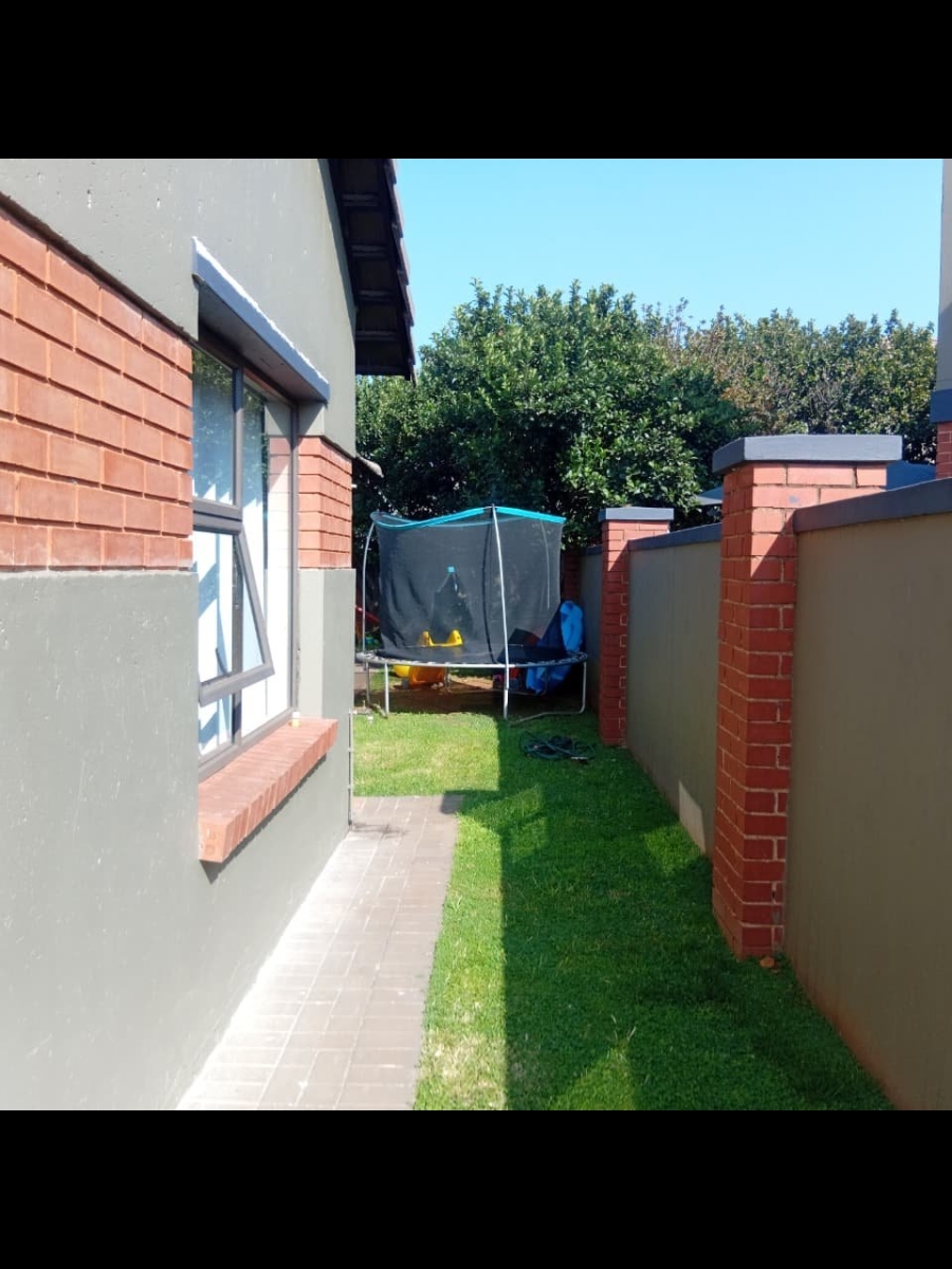 4 Bedroom Property for Sale in Comet Gauteng