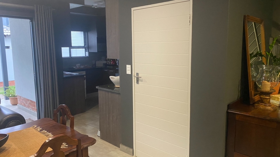 3 Bedroom Property for Sale in Equestria Gauteng