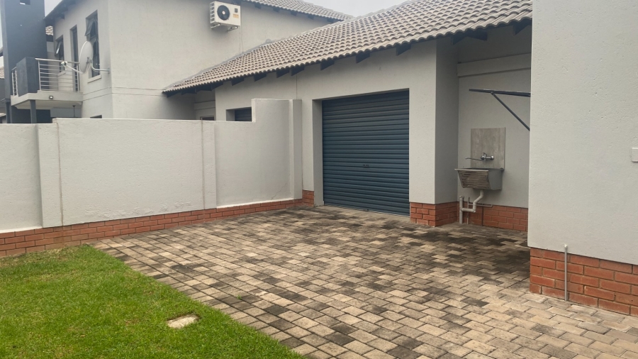 3 Bedroom Property for Sale in Equestria Gauteng