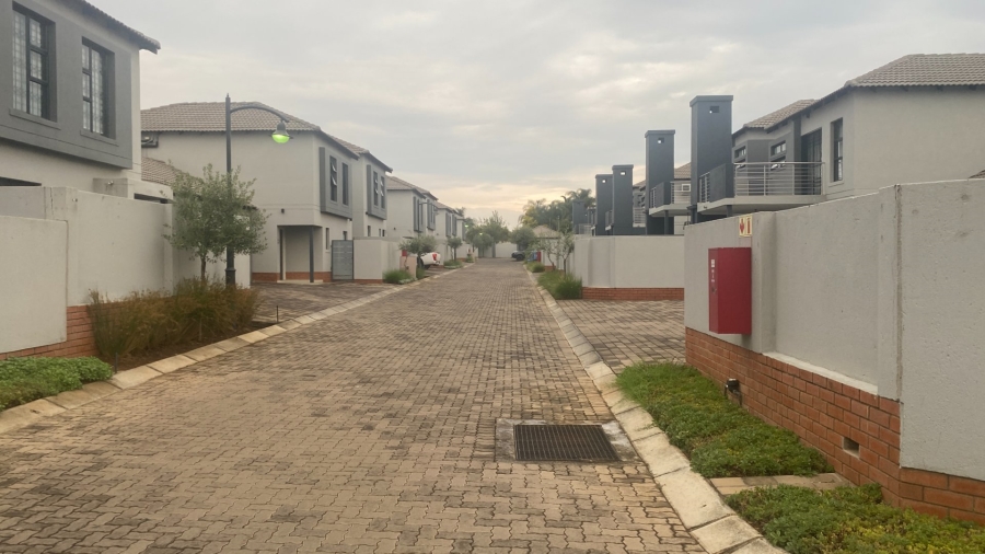 3 Bedroom Property for Sale in Equestria Gauteng