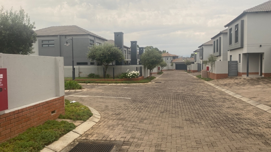 3 Bedroom Property for Sale in Equestria Gauteng