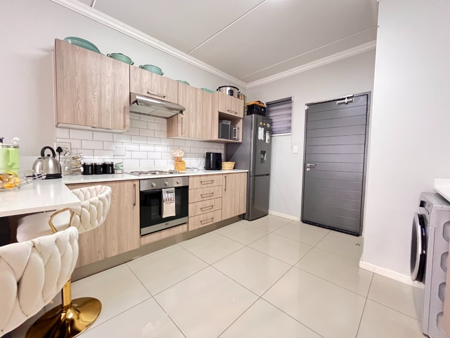 2 Bedroom Property for Sale in Halfway Gardens Gauteng