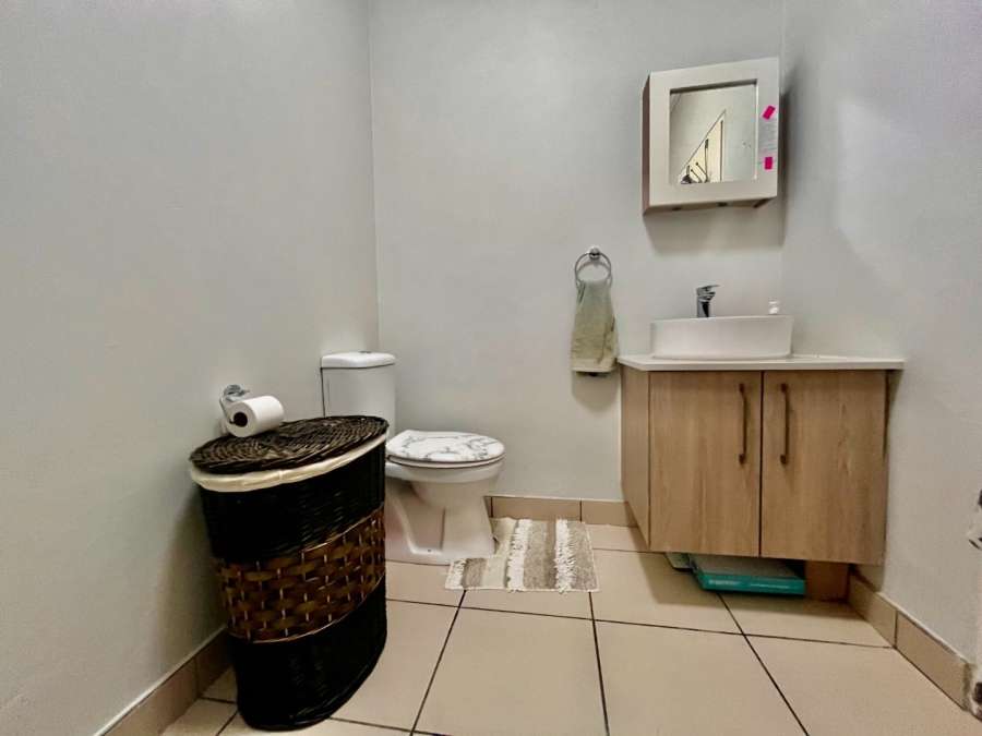2 Bedroom Property for Sale in Halfway Gardens Gauteng