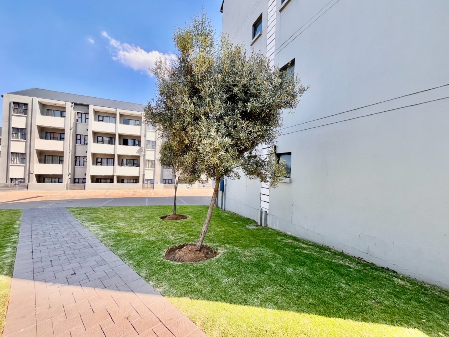 2 Bedroom Property for Sale in Halfway Gardens Gauteng