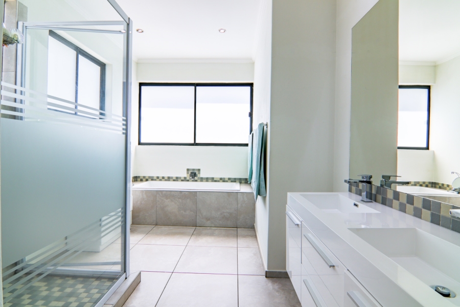 3 Bedroom Property for Sale in Rivonia Gauteng