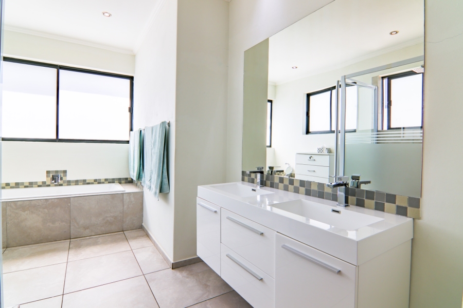 3 Bedroom Property for Sale in Rivonia Gauteng