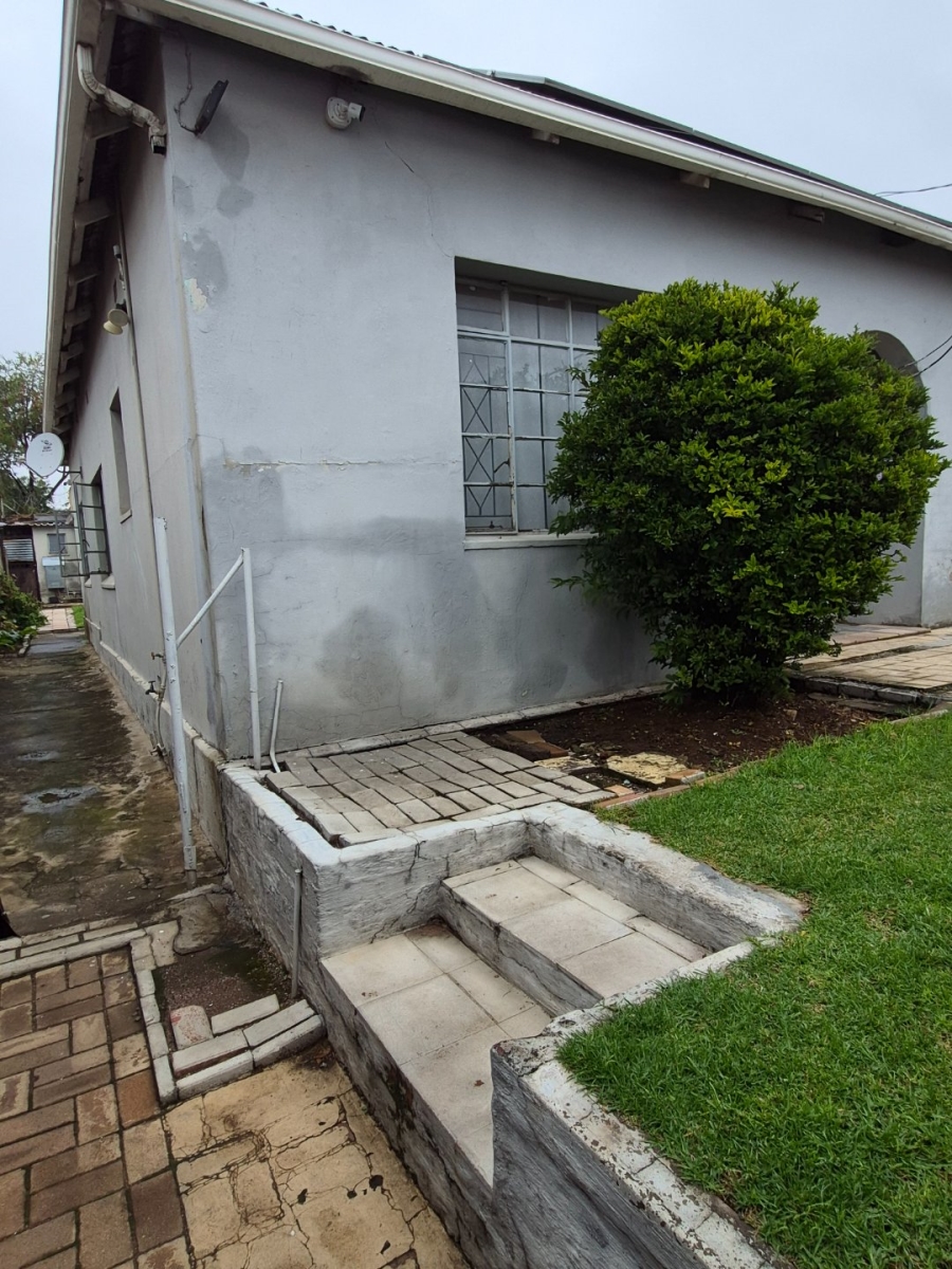 10 Bedroom Property for Sale in Brixton Gauteng