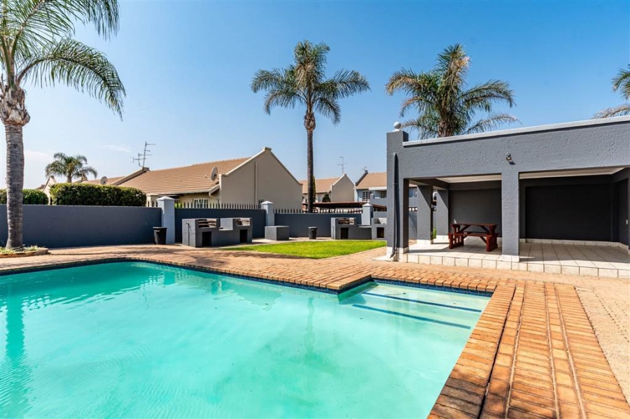  Bedroom Property for Sale in Bartlett Gauteng