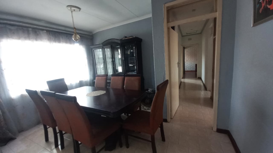 4 Bedroom Property for Sale in Oakdene Gauteng