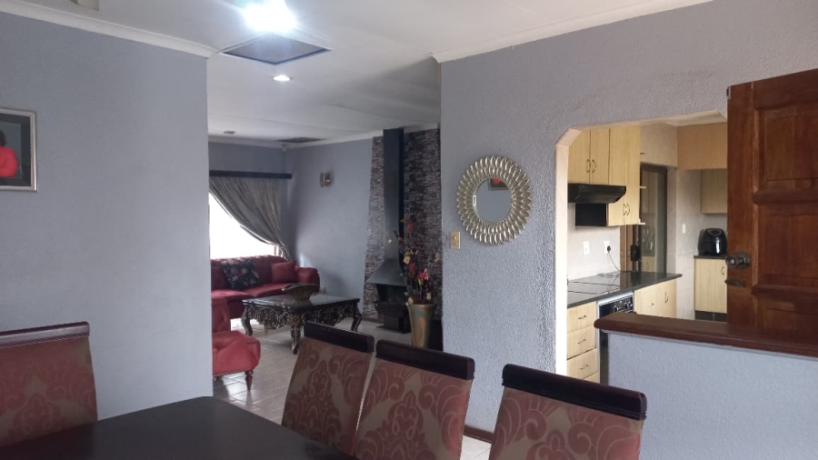 4 Bedroom Property for Sale in Oakdene Gauteng