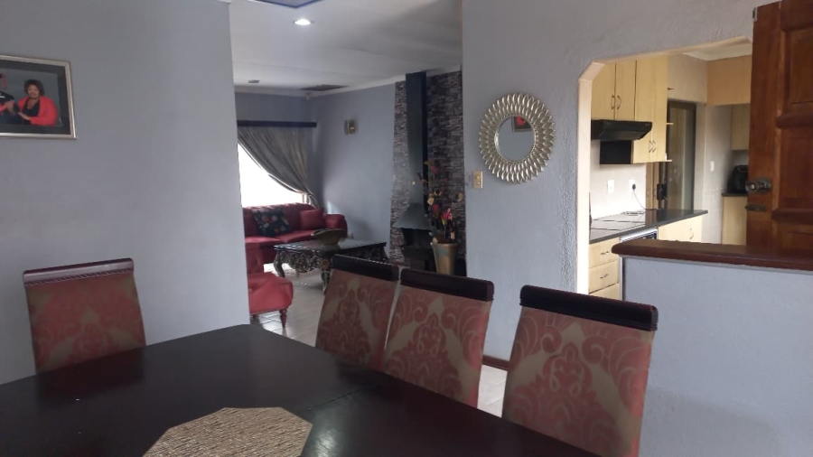 4 Bedroom Property for Sale in Oakdene Gauteng